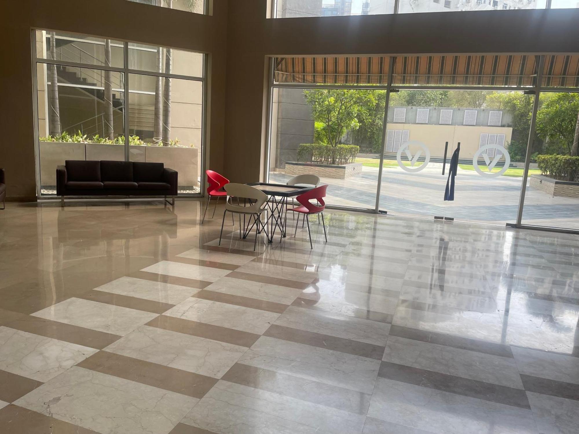 V Retreat Gurgaon Hotel Bagian luar foto