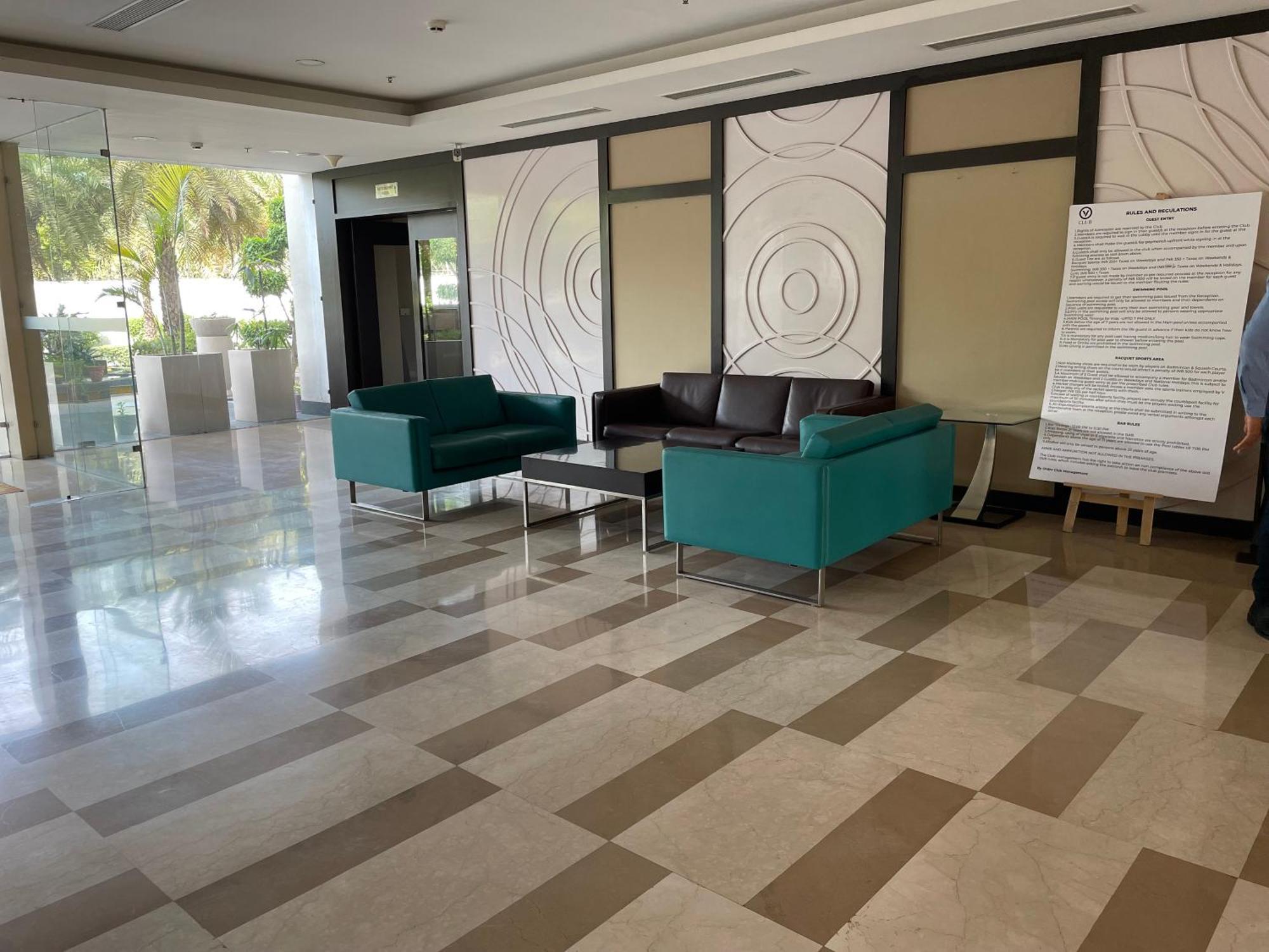 V Retreat Gurgaon Hotel Bagian luar foto